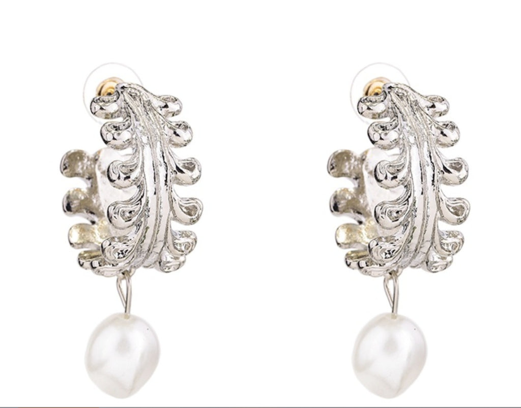 Big Pearl Pendants